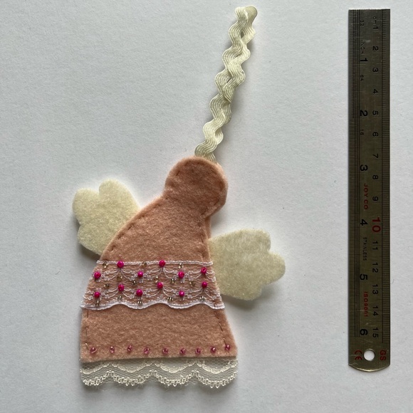 Christmas tree pendant, handmade and made of felt, beaded and embroidered. - Picture 5 of 7